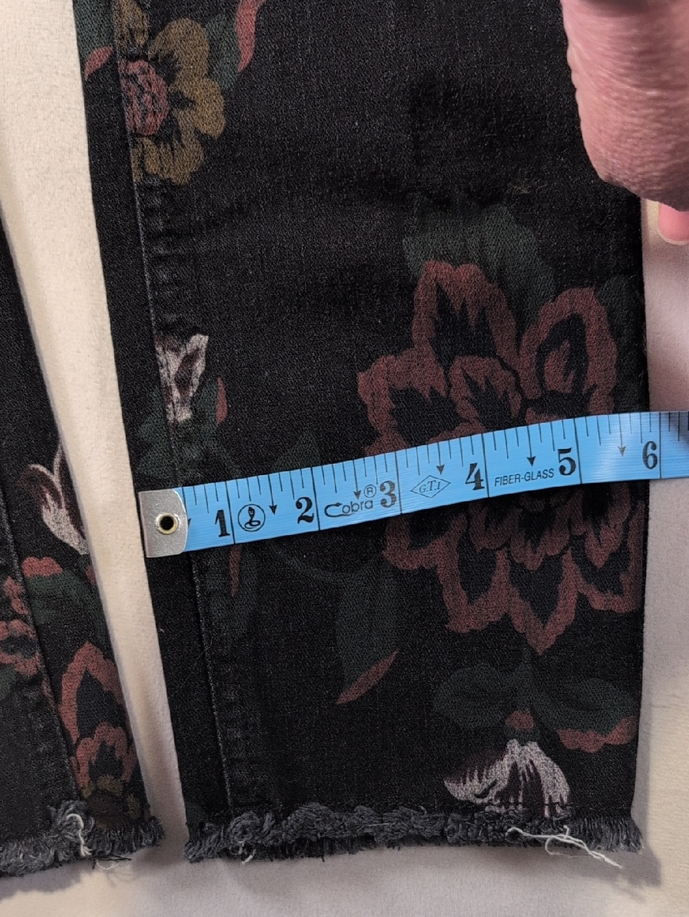 7 for All Mankind Roxanne Black Floral Skinny Ankle Jeans Size 25 - Picture 10 of 12